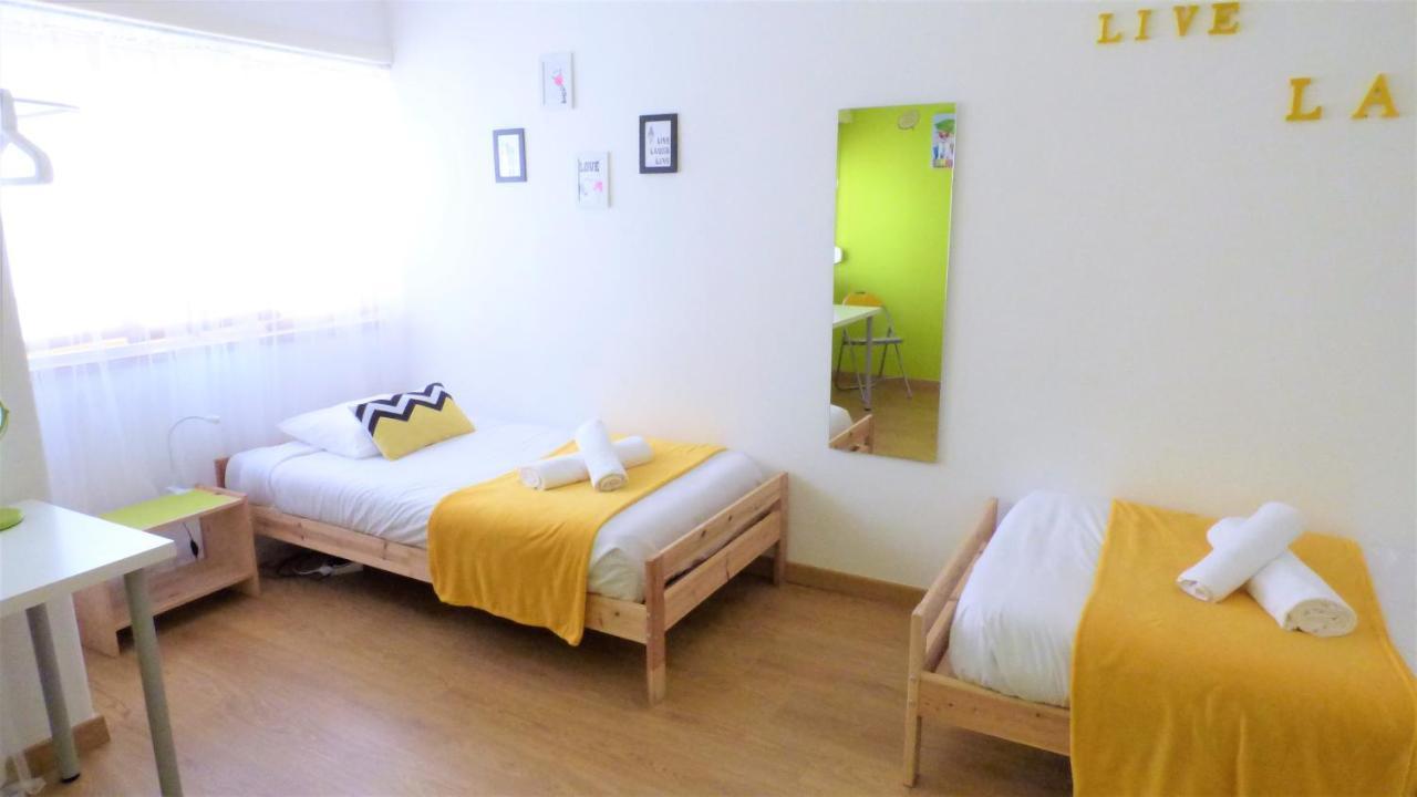 D Wan Guest House Peniche Extérieur photo
